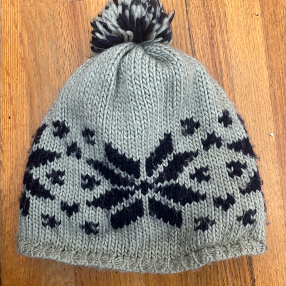 Lids Gray and Black Knit Beanie with Pom Pom